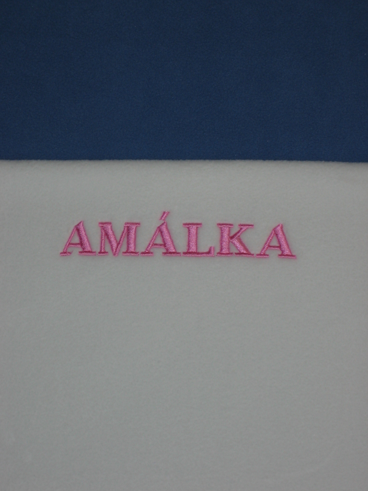 Deka fleece dvouvrstvá 70x100 výšivka jméno na obou stranách 