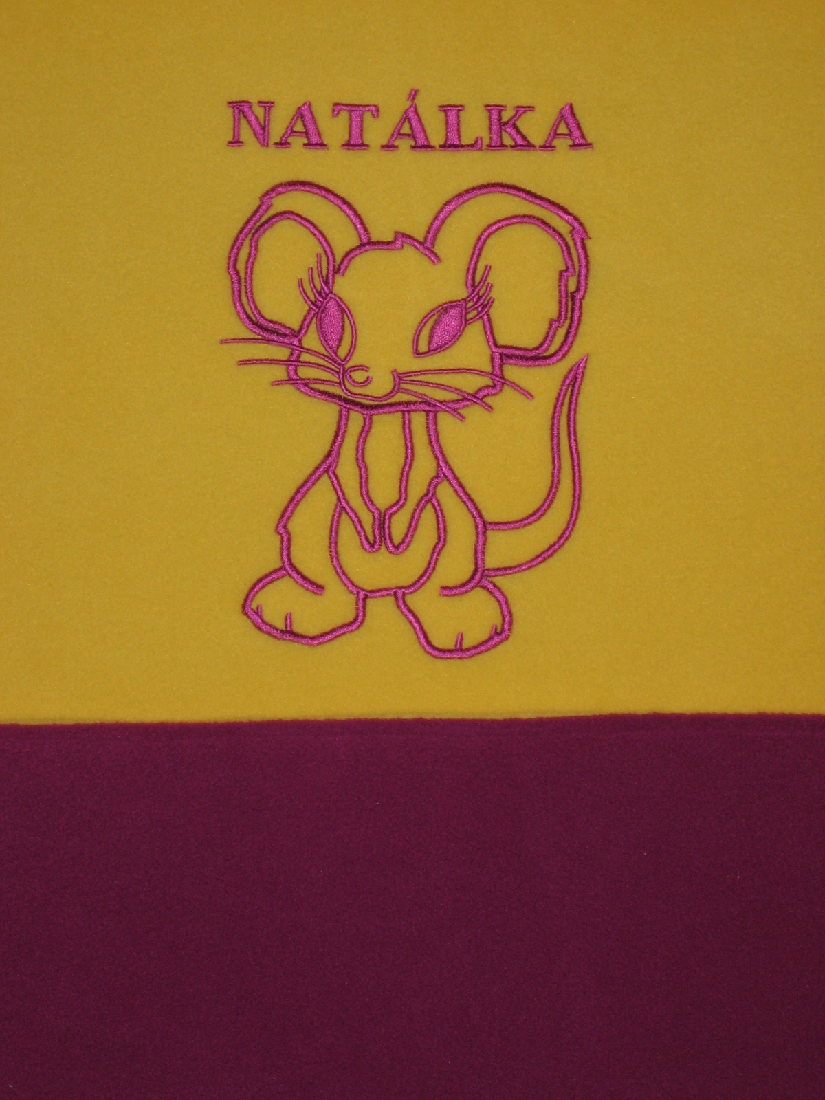 Deka fleece dvouvrstvá 70x100 výšivka obrázek,jméno na jedné straně 