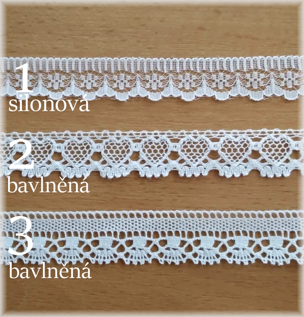 Vyšívaná křestní rouška s krajkou vzor 20