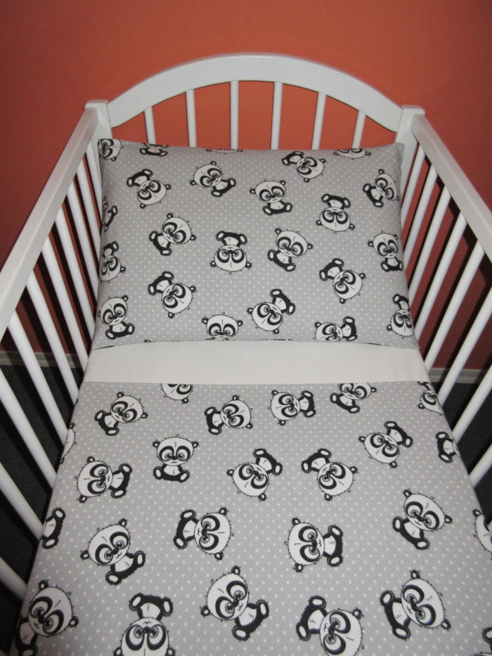 Povlečení do postýlky flanel Panda šedá 110x125, 35x55 cm