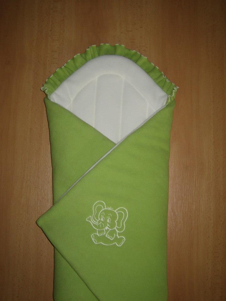 RYHLOZAVINOVAČKA  FLEECE 76x76 cm S KANÝREM  A VÝŠIVKOU