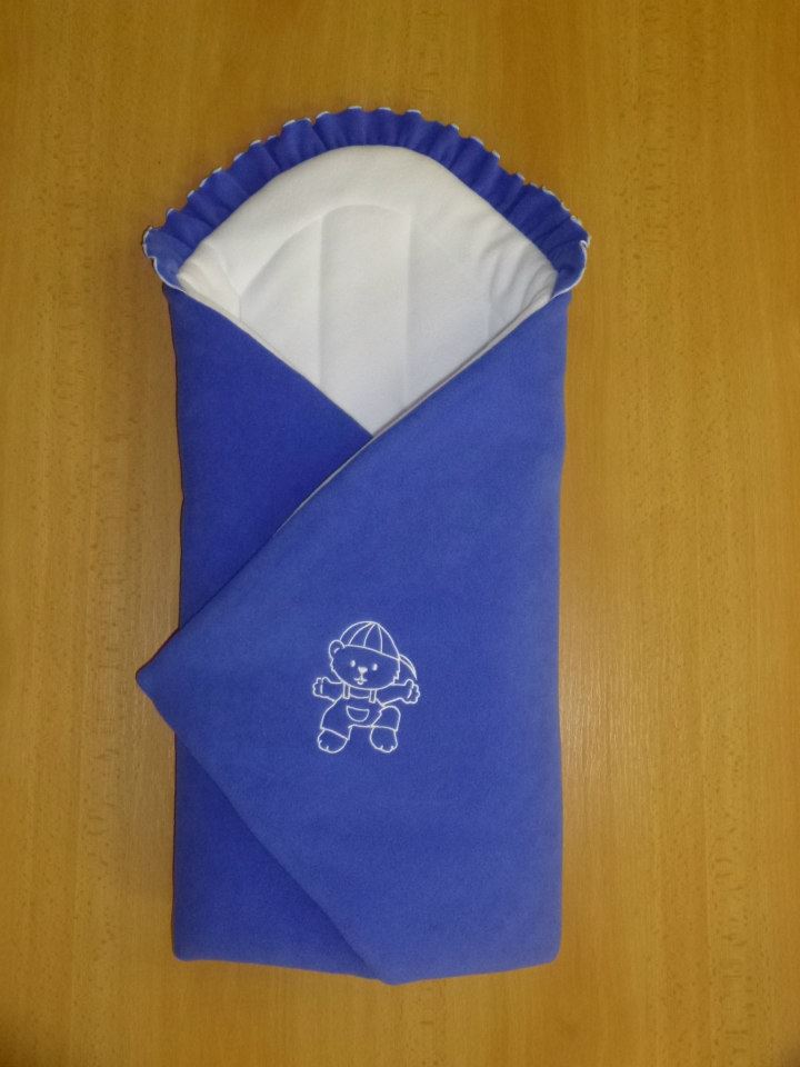 RYHLOZAVINOVAČKA  FLEECE 76x76 cm S KANÝREM  A VÝŠIVKOU