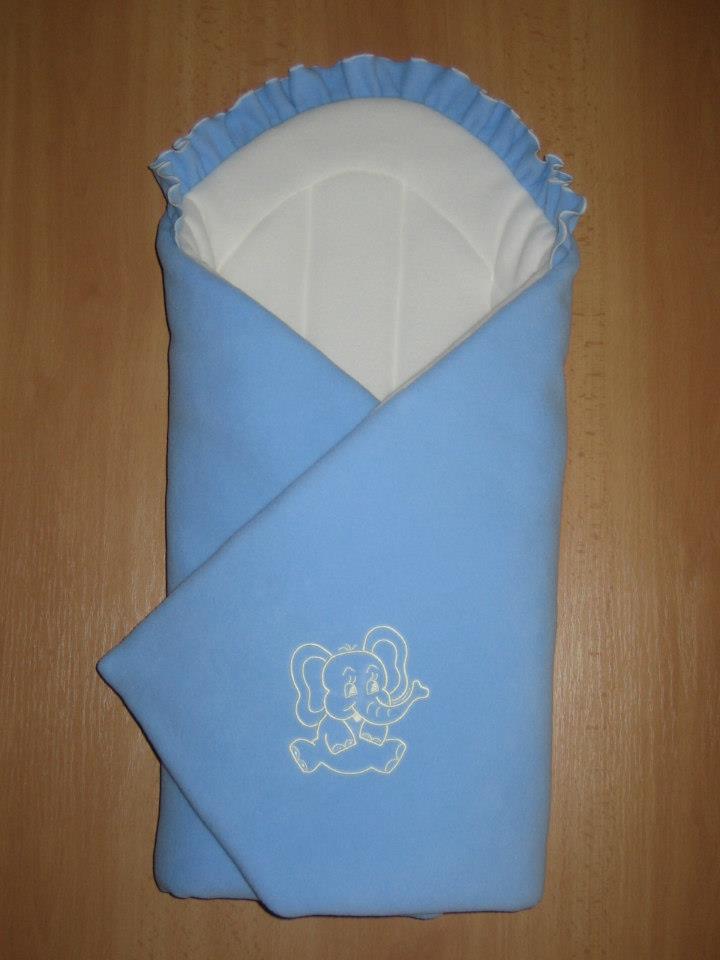 RYHLOZAVINOVAČKA  FLEECE 76x76 cm S KANÝREM  A VÝŠIVKOU