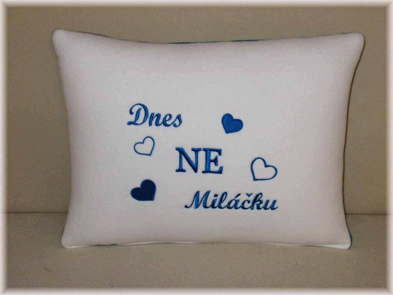 Oboustranný  fleece polštářek  Miláčku dnes ANO - NE modro-bílý
