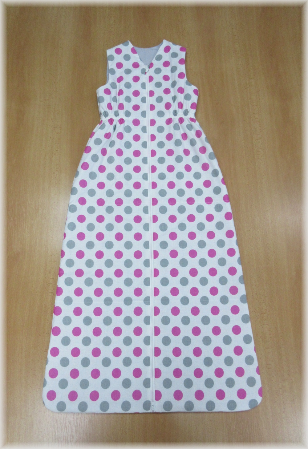 Dětský spací pytel jarní / podzimní délka 130 cm puntíky šedá malinová