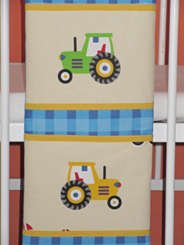 Kapsářek na postýlku Traktor žlutý, zelený