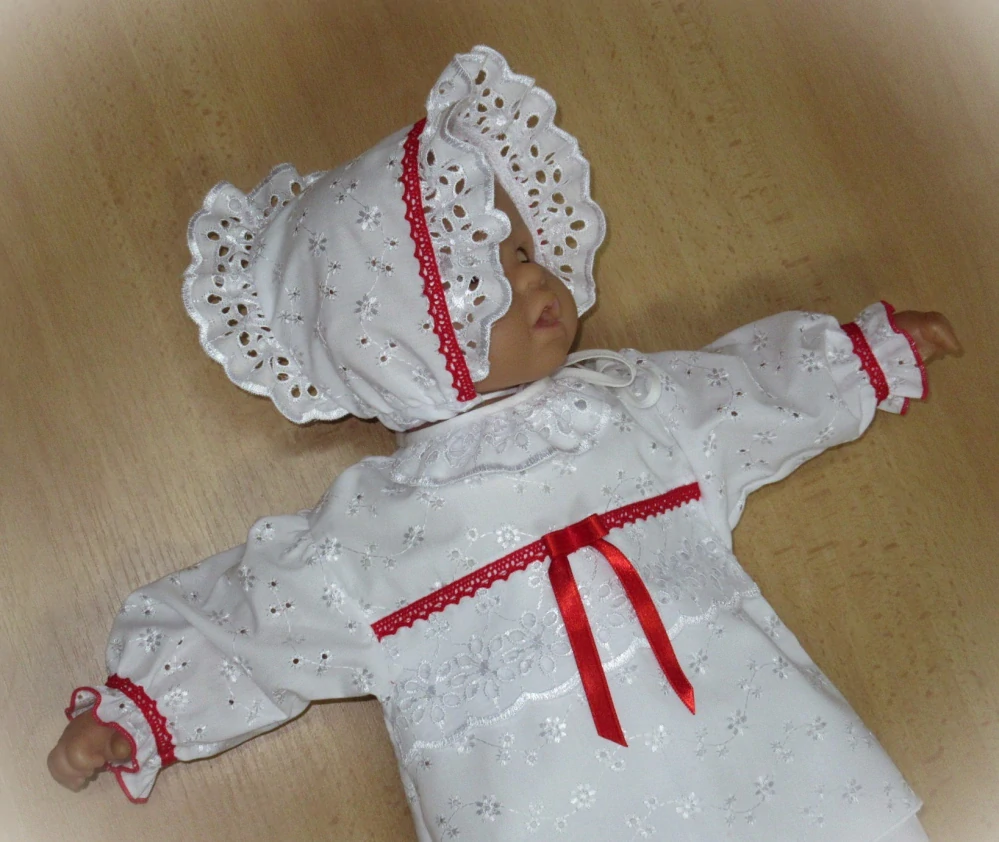 Oblečky pro reborn panenku madeira s krajkou - košilka, kalhotky, čepička vel. 58