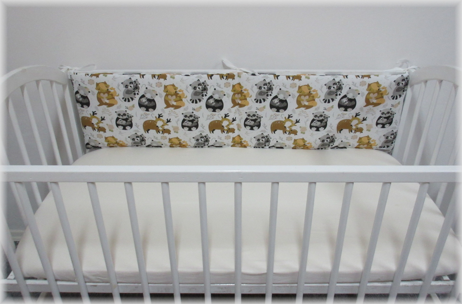 Mantinel kolem celé postýlky 60x120 cm 4 díly, výška 30 cm Zvířátka na bílé