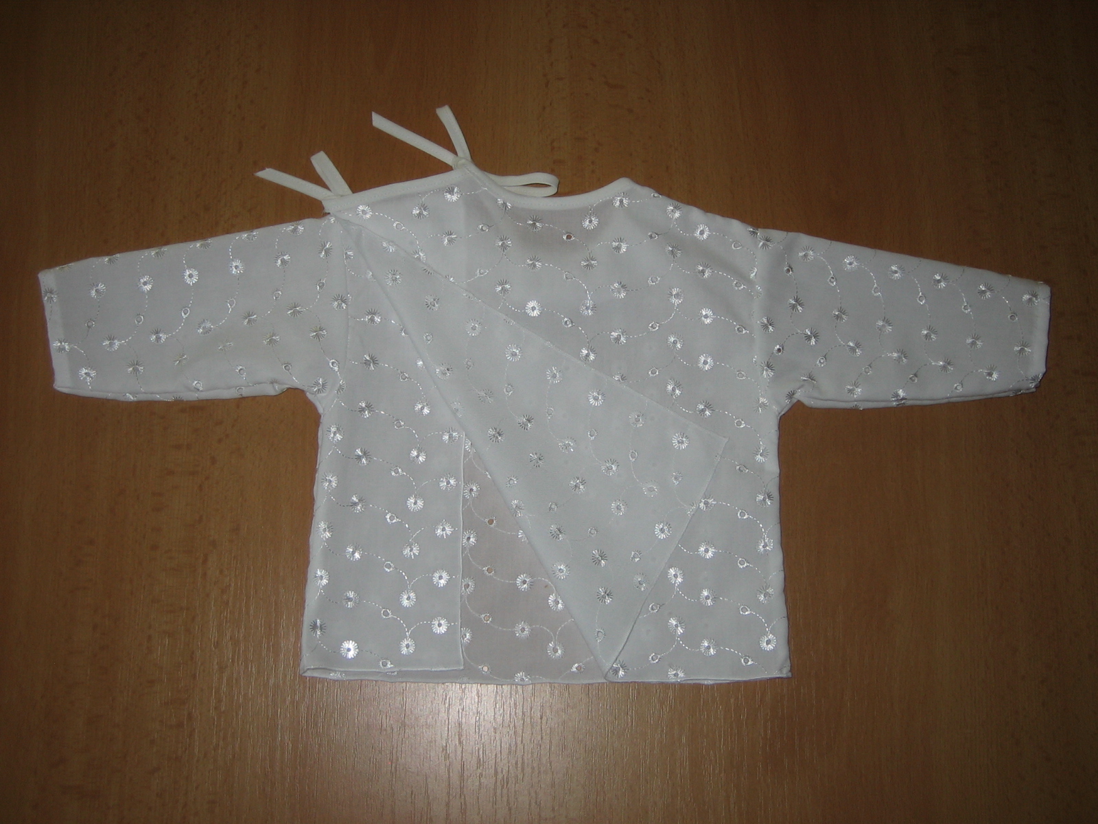 Kojenecká košilka ke křtu madeira 