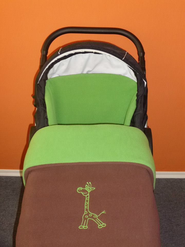 Dětská deka zateplená s výšivkou na obou stranách 70x100 cm