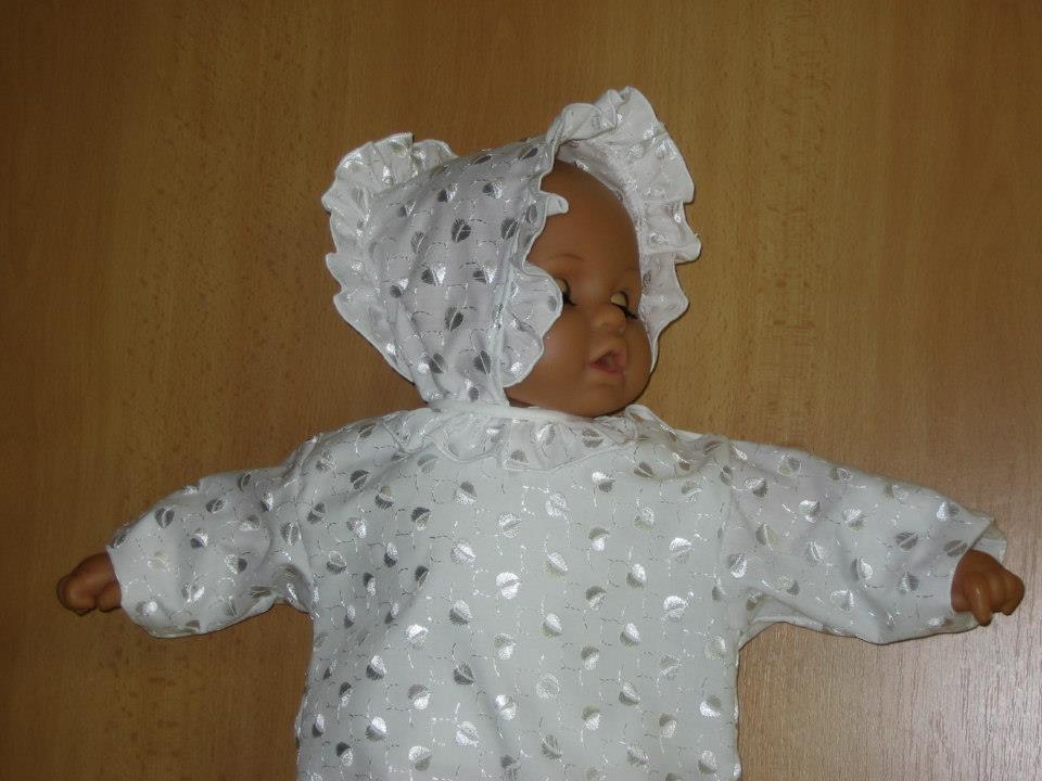 Čepička kojenecká ke křtu madeira