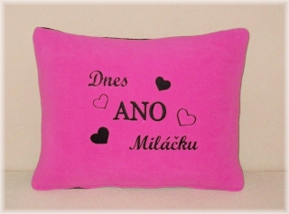 Oboustranný  fleece polštářek  Miláčku dnes ANO - NE růžovo-černý 